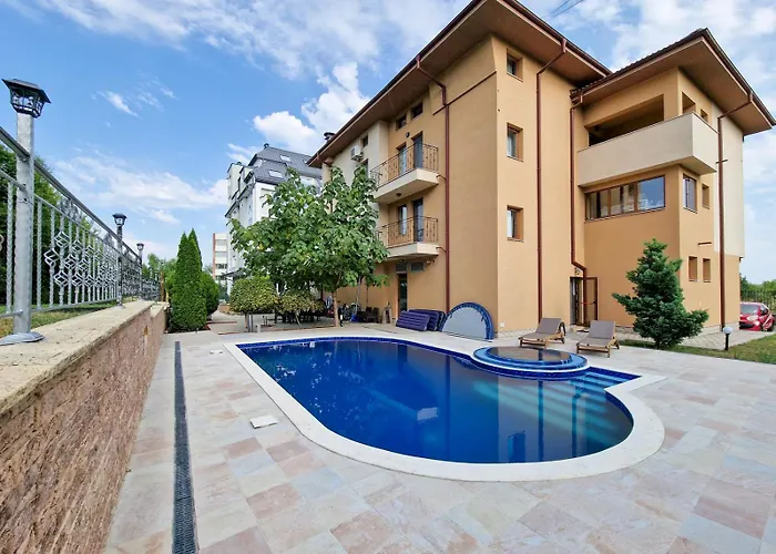 Hotel айляк клуб Hisarya