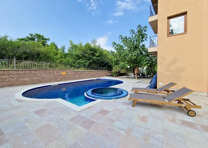 айляк клуб Hotel 2*