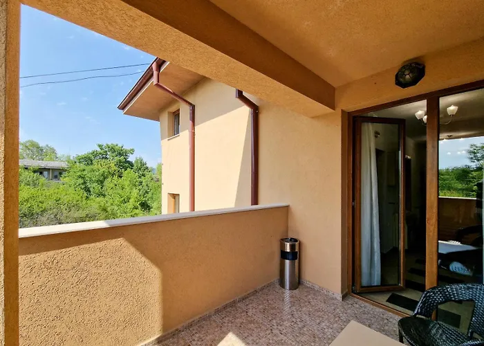 Hotel айляк клуб Hisarya