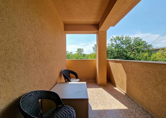 айляк клуб Hotel