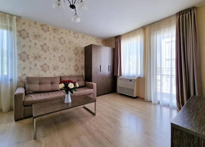 айляк клуб Hotel